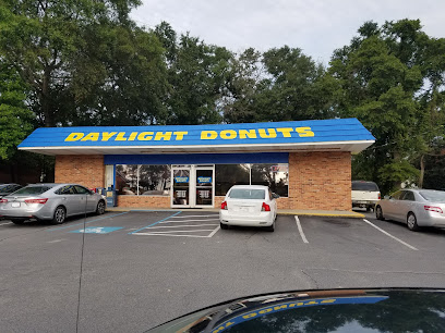 About Daylight Donuts Restaurant