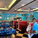 Pictures of Gus' Diner taken by user