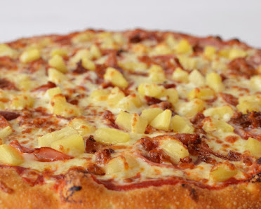 Hawaiian pizza photo of Snappy Tomato Pizza