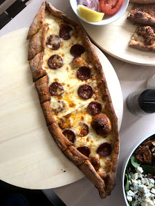 Pizza photo of Cheesy Pizzi