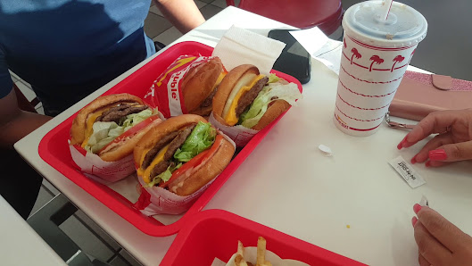 Take-out photo of In-N-Out Burger