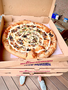 Take-out photo of Mellow Mushroom St. Louis
