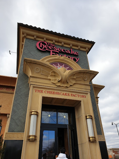 About The Cheesecake Factory Restaurant