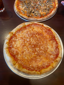 Pizza photo of Carollo's Little Italy