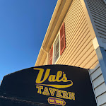 Pictures of Val's Tavern taken by user