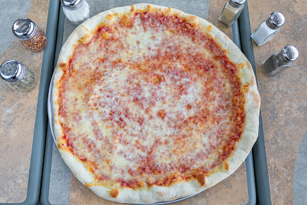 cheese pizza photo of Luigi's Pizza