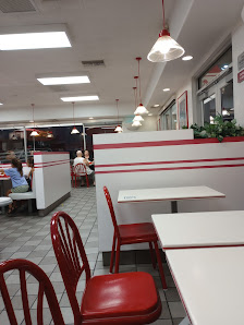 Vibe photo of In-N-Out Burger