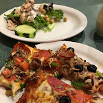 Pictures of Round Table Pizza taken by user