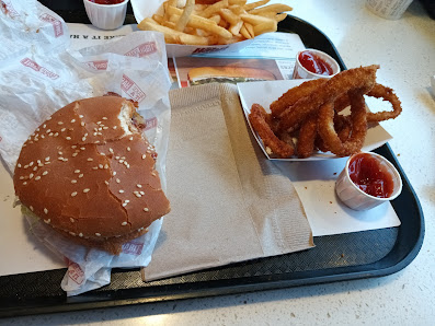 Hamburger photo of The Habit Burger Grill