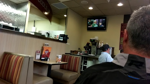 Videos photo of Huddle House