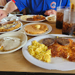 Pictures of Huddle House taken by user