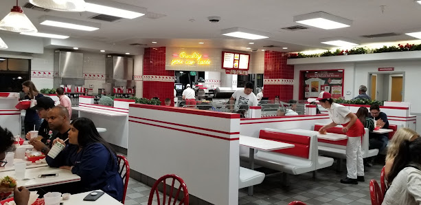 Vibe photo of In-N-Out Burger